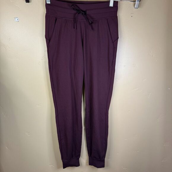 Lululemon Ready to Rulu Cranberry Burgundy Purple Jogger Size‎ 4 Stretchy Comfy - Picture 1 of 8